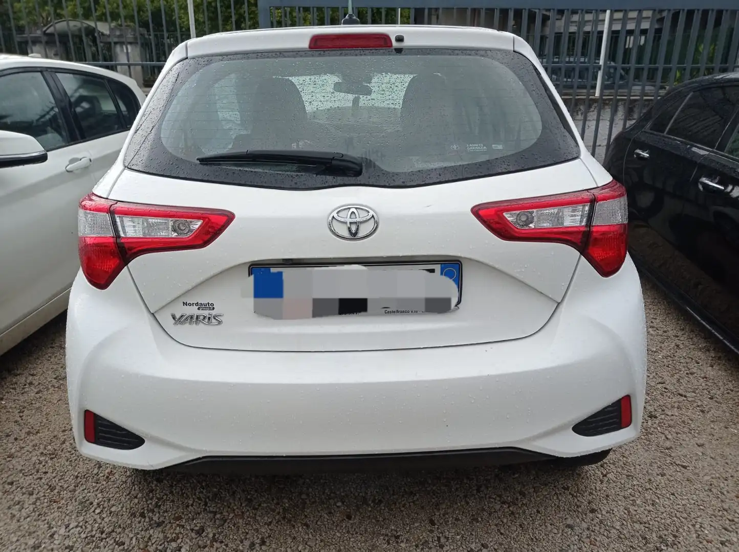 Toyota Yaris Yaris 5p 1.0 Business Blanc - 1