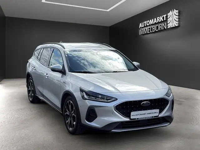 Ford Focus view 2