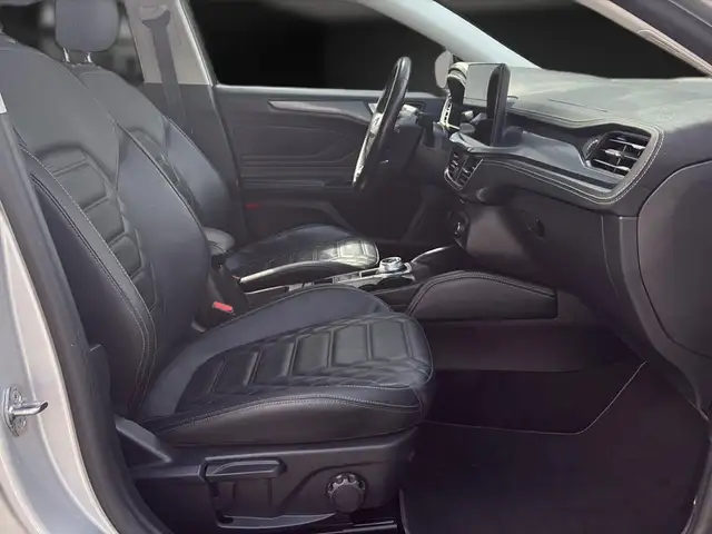Ford Focus view 14