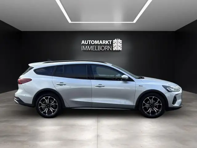 Ford Focus view 11
