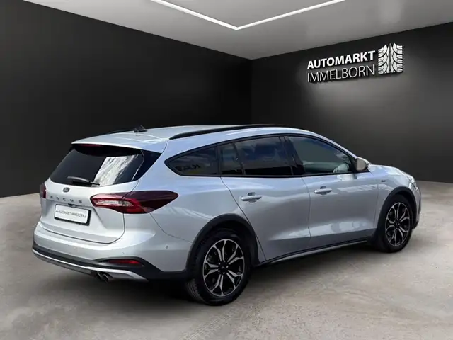 Ford Focus view 8