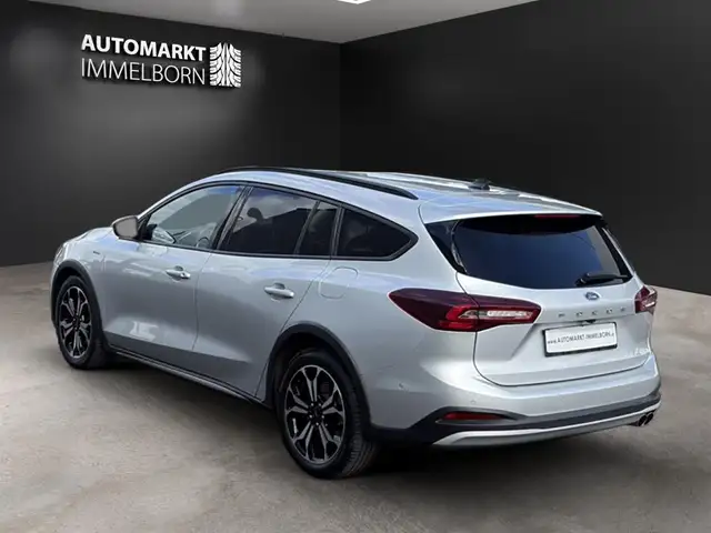 Ford Focus view 6