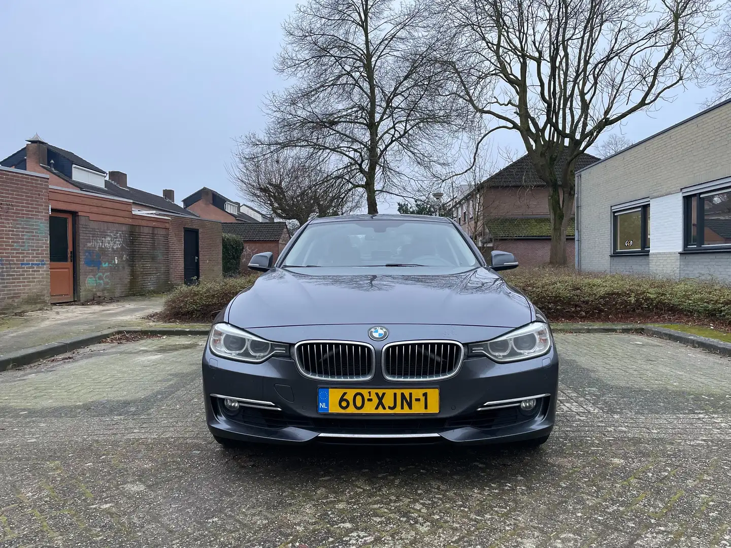 BMW 328 328i High Executive Šedá - 1