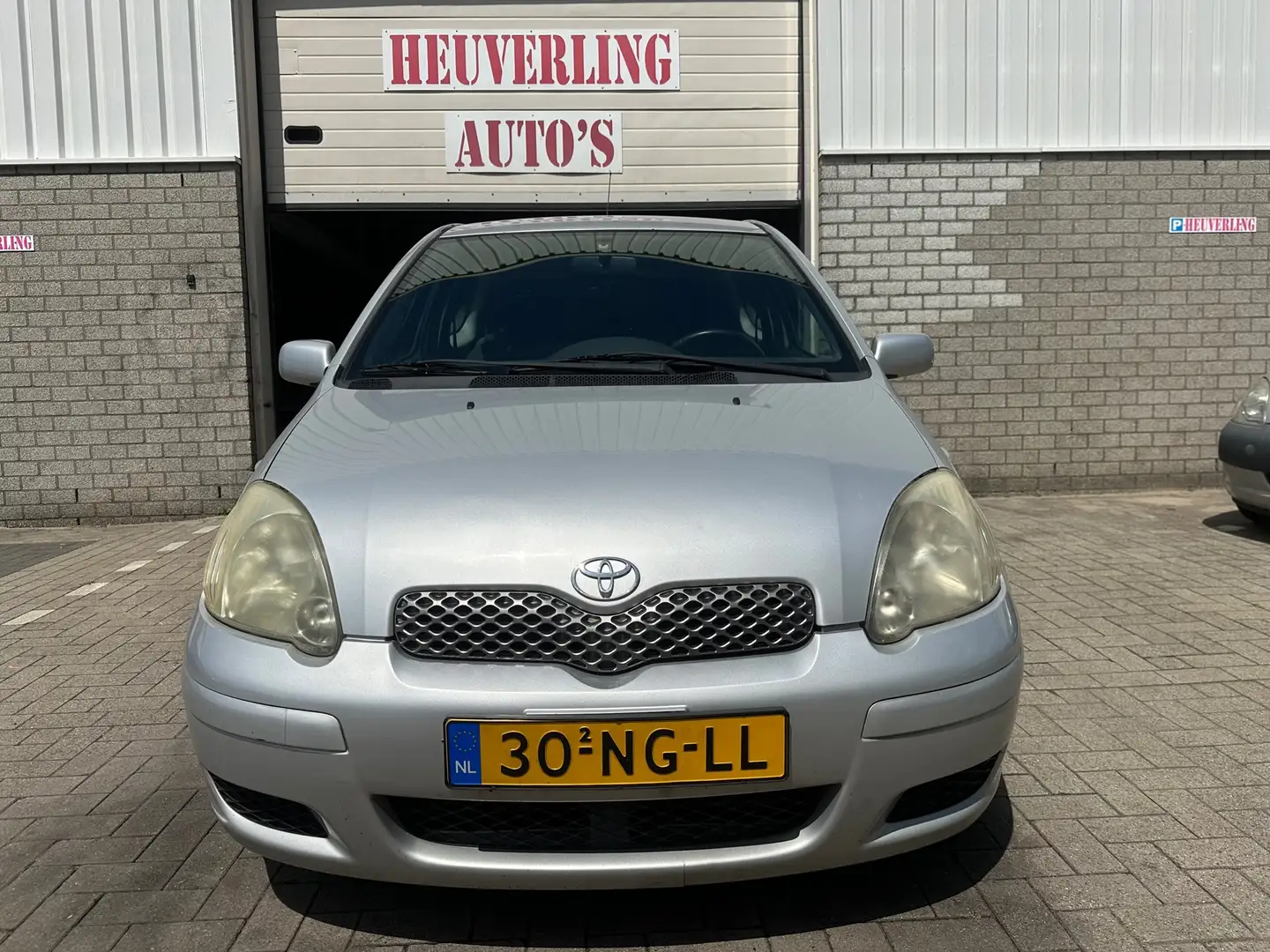 Toyota Yaris 1.3 VVT-i Sol | Airco | Automaat | APK ! Gris - 2