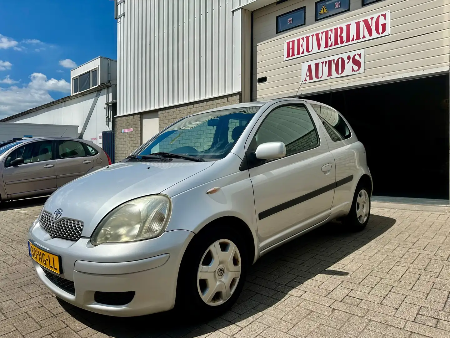 Toyota Yaris 1.3 VVT-i Sol | Airco | Automaat | APK ! Gris - 1