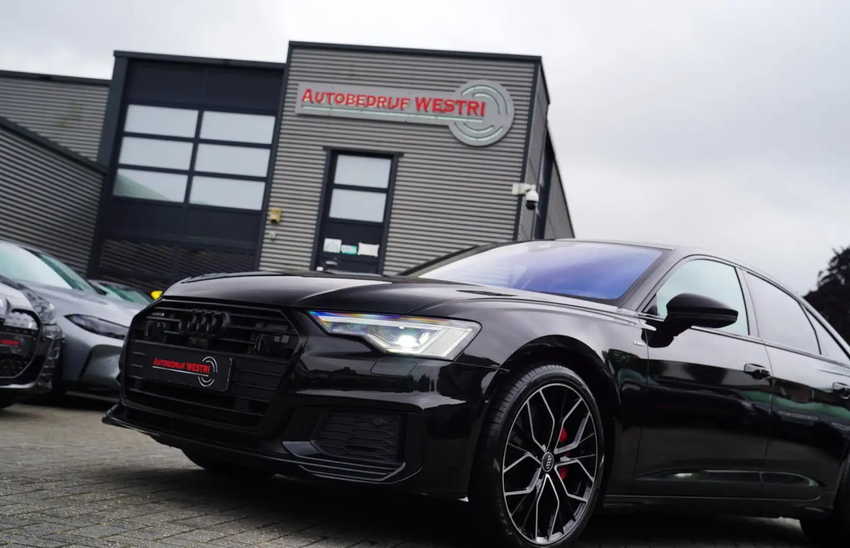 Audi A6 Limousine 55 TFSI e quattro Competition | S6 Look Zwart - 2