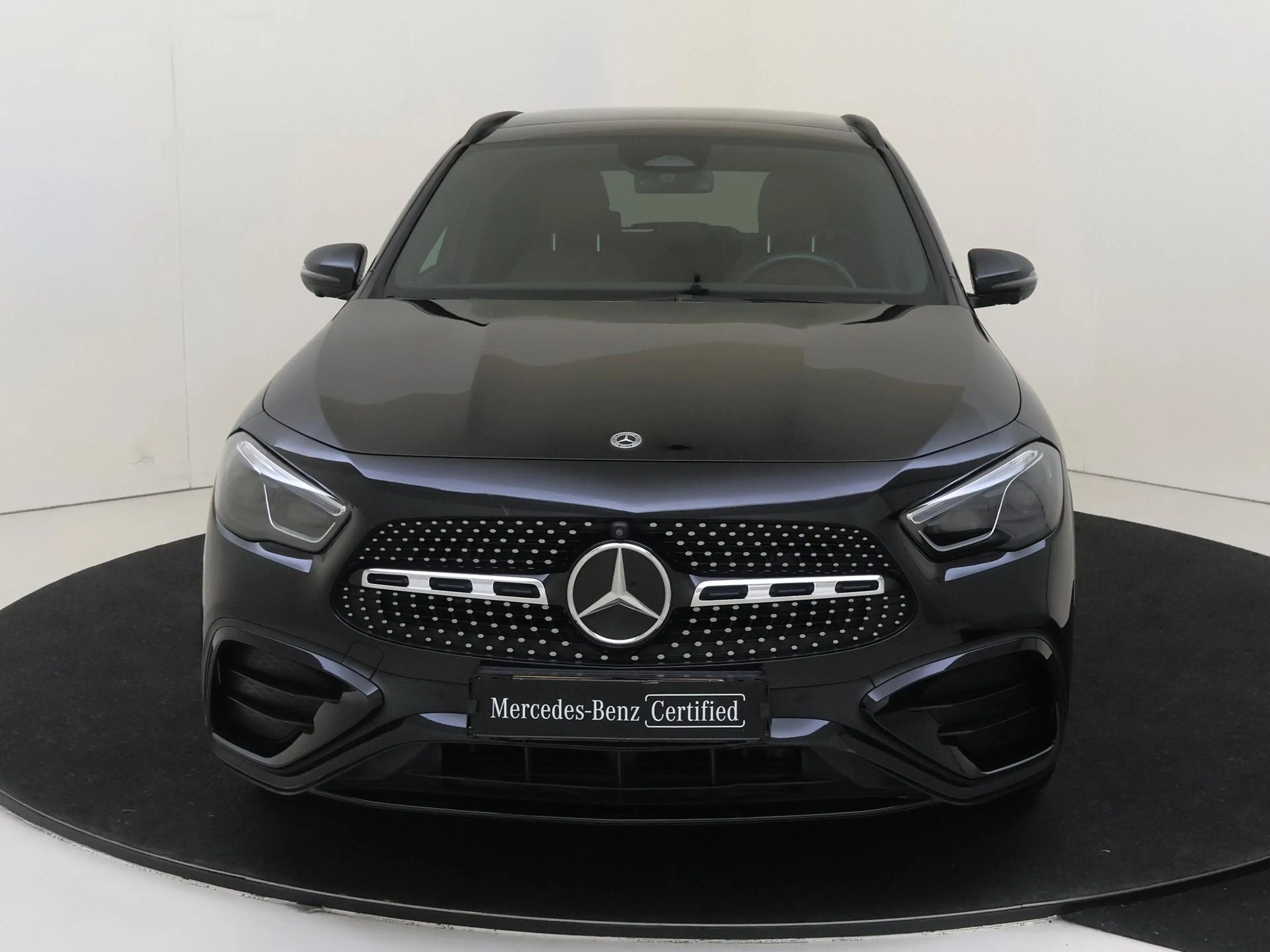 Mercedes-Benz GLA 180 AMG Line Premium Plus /Panoramadak /Burmester /Mem — photo 2