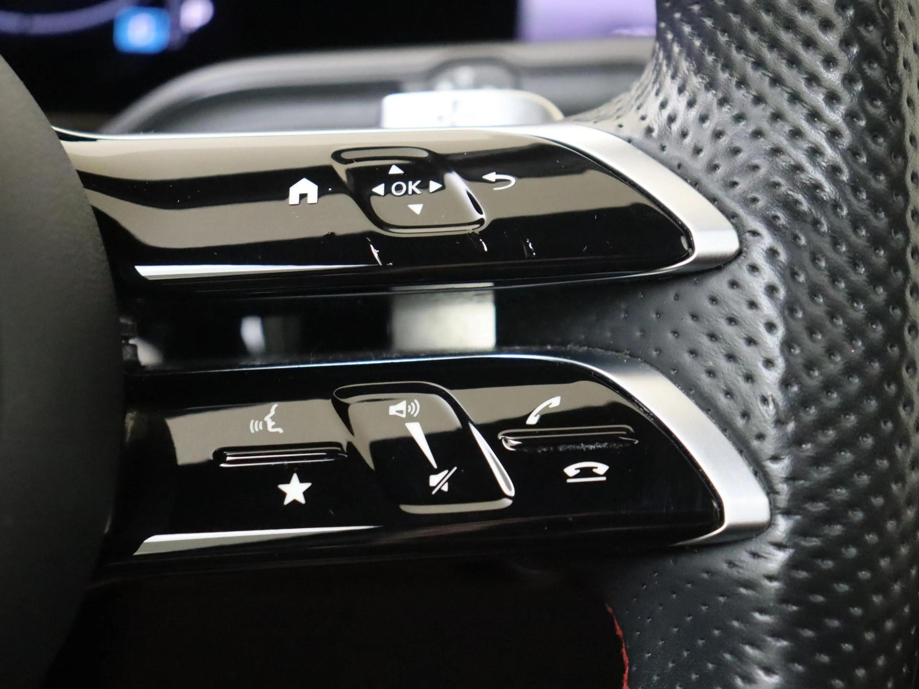 Mercedes-Benz GLA 180 AMG Line Premium Plus /Panoramadak /Burmester /Mem — photo 10