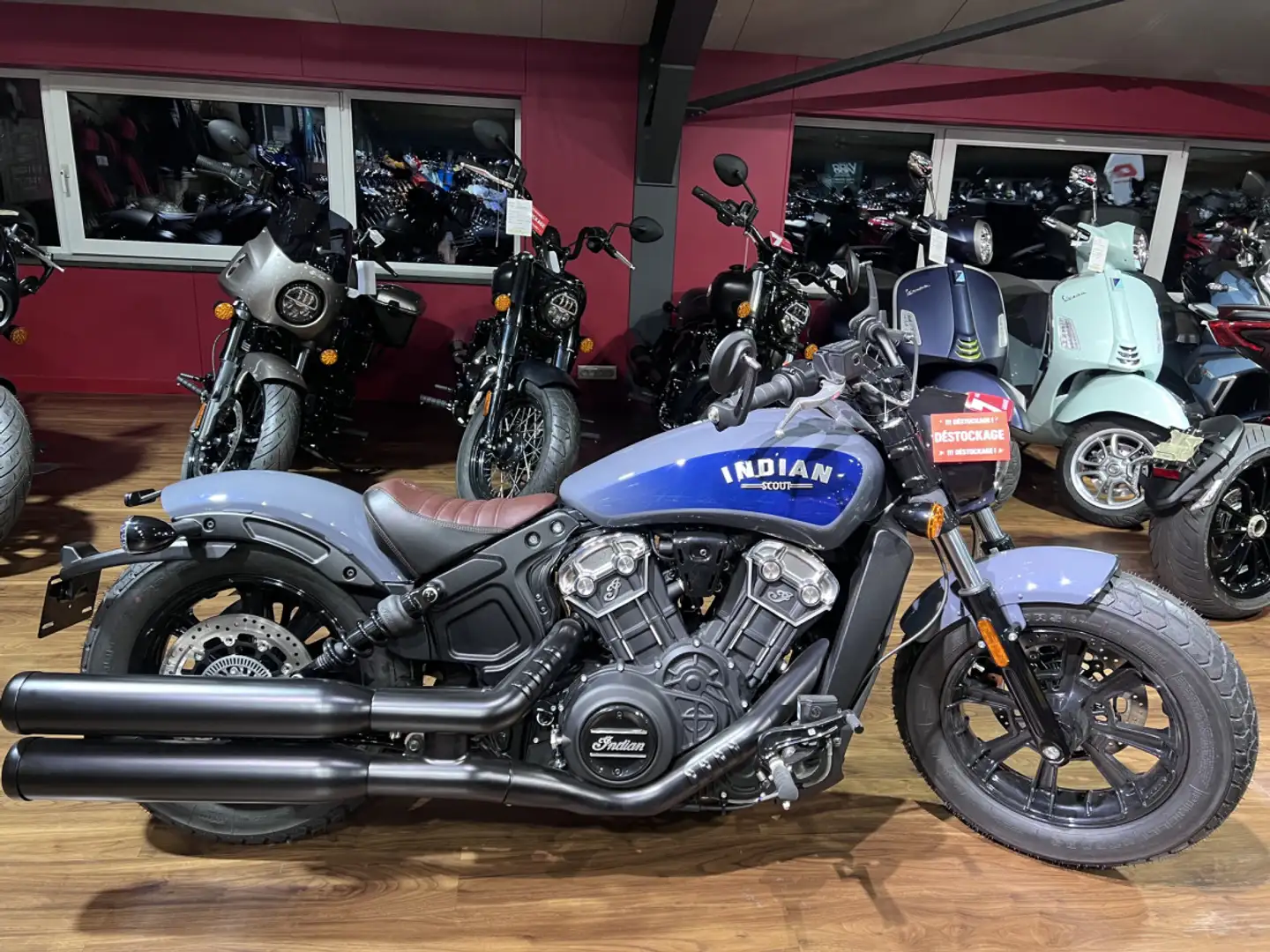 Indian Scout Bobber 1200  Stealth Gray Gris - 1