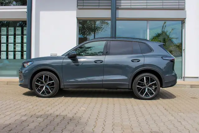 Volkswagen Tiguan view 8
