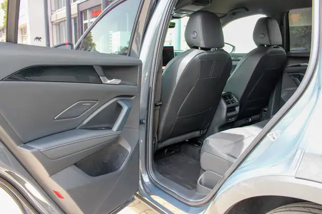 Volkswagen Tiguan view 13