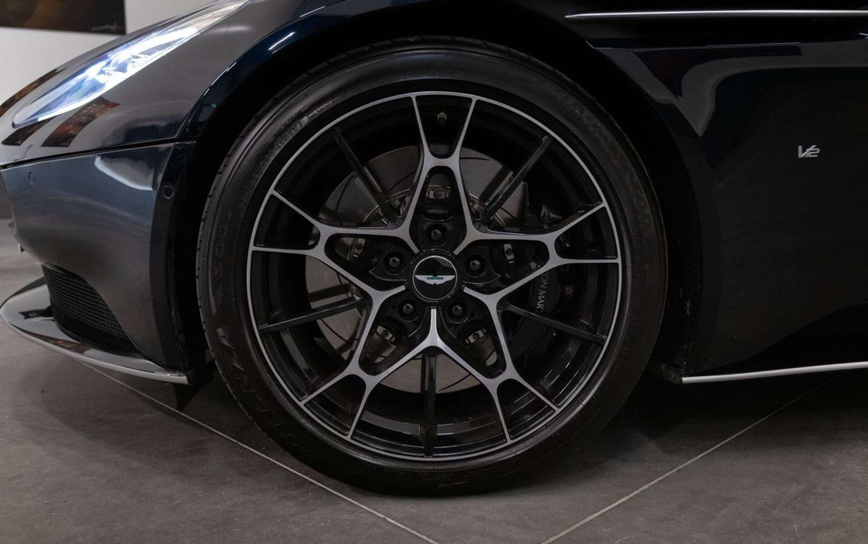 Aston Martin DB11 5.2 V12 AMR -  - Joinsteer - #3