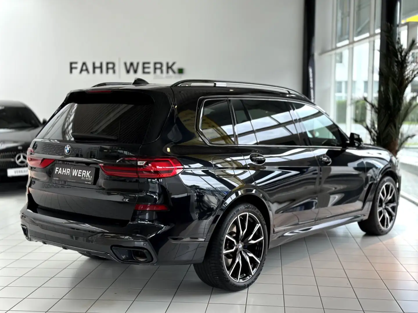 BMW X7 xDrive40d *M Sportpaket* Schwarz - 2