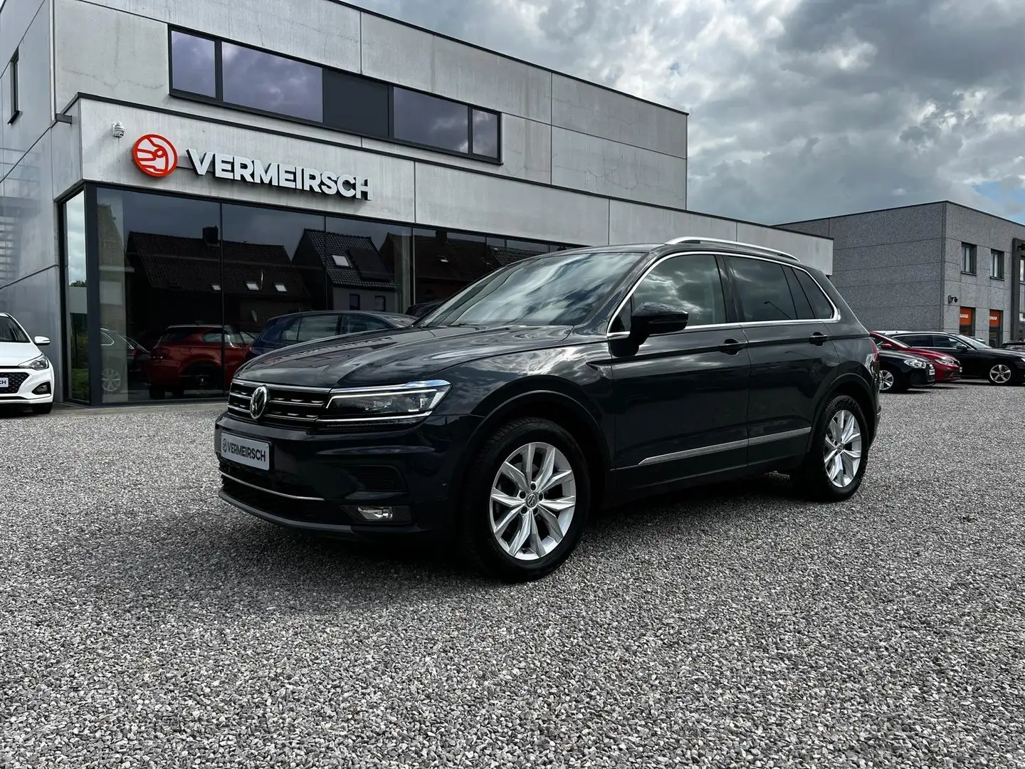 Volkswagen Tiguan Tiguan 2.0 TDI DSG Highline*PANODAK*VIRTUAL-COCKP* Grijs - 1