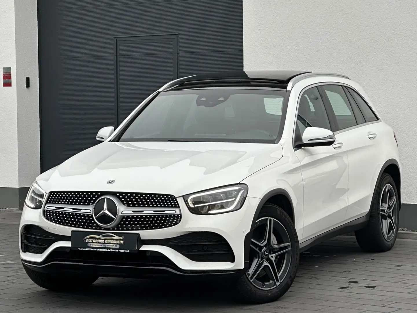 Mercedes-Benz GLC 300 d 4Matic*3X AMG*NAVI*PANO*KAMERA*MEMORY* Weiß - 1