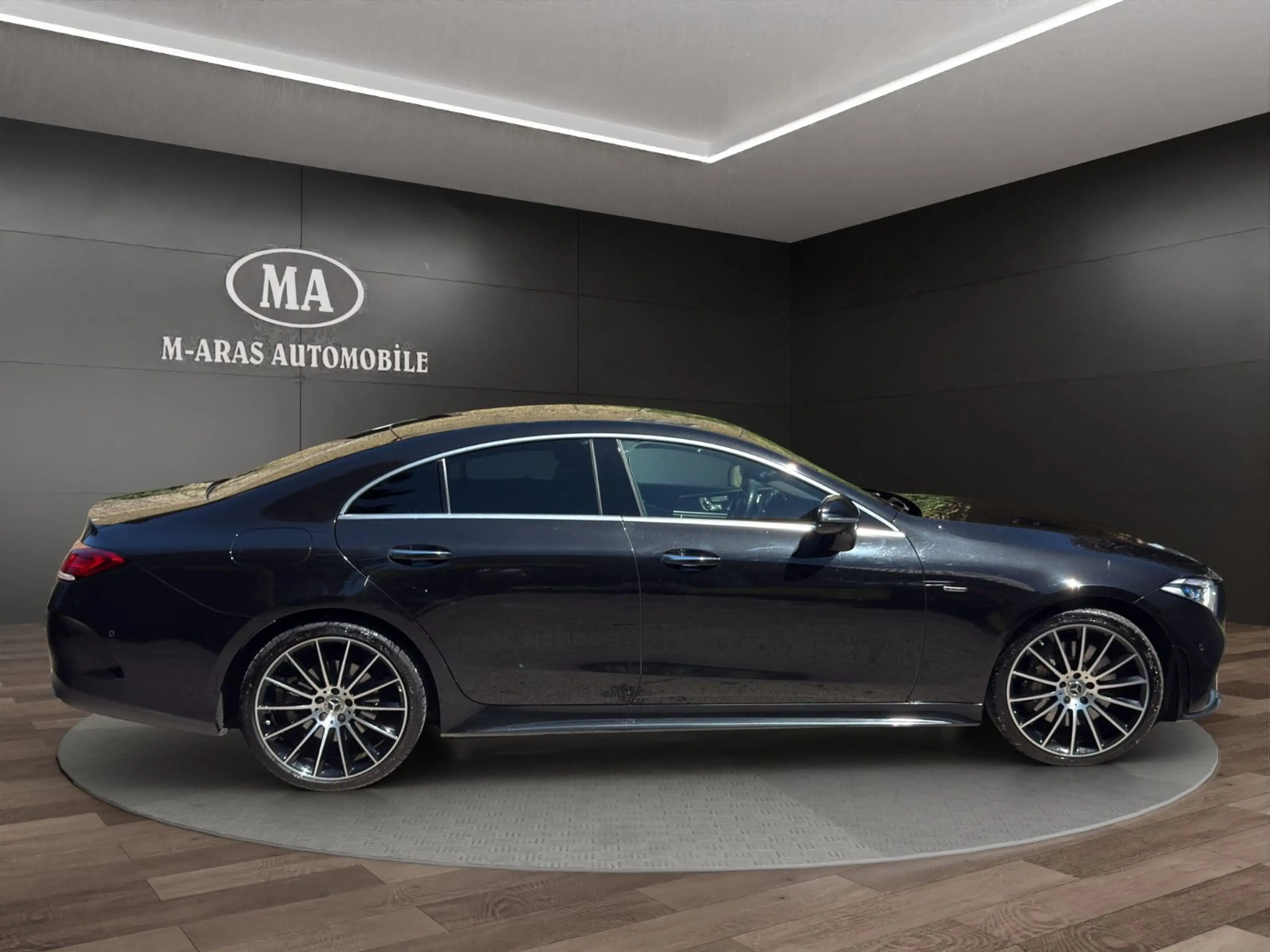 Mercedes-Benz CLS 350 d 4Matic Edition1 AMG Glasdach Head-up — photo 7