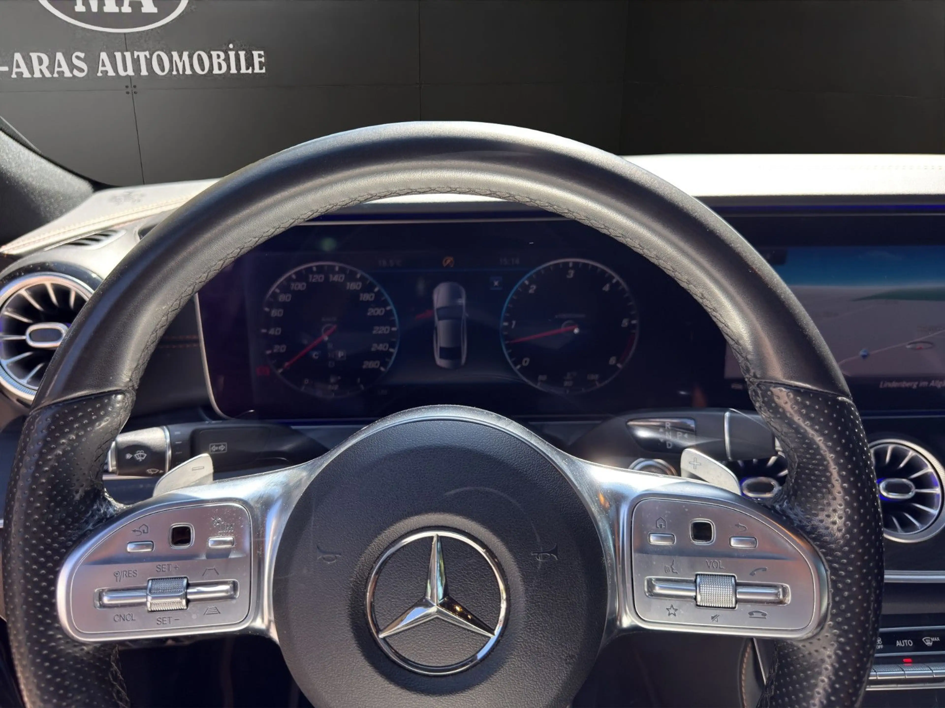 Mercedes-Benz CLS 350 d 4Matic Edition1 AMG Glasdach Head-up — photo 11