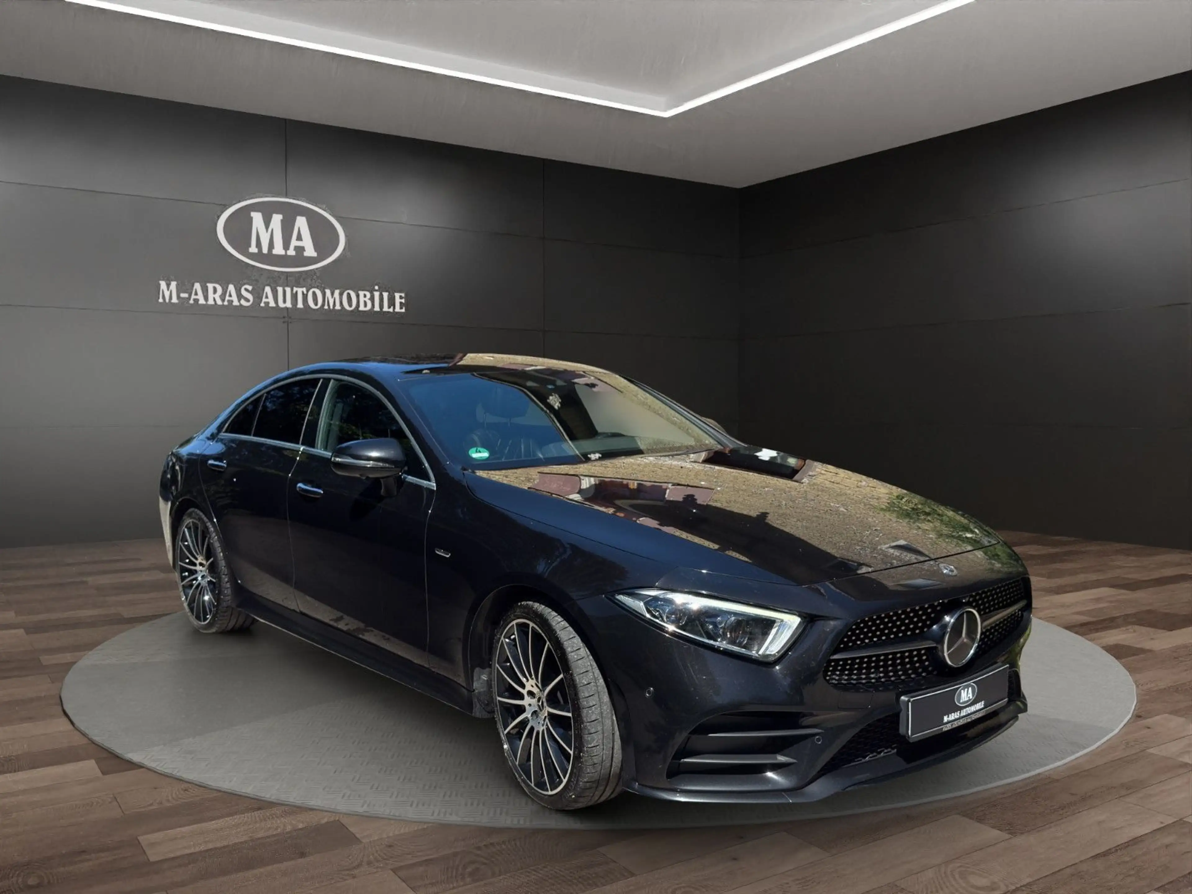 Mercedes-Benz CLS 350 d 4Matic Edition1 AMG Glasdach Head-up — photo 8