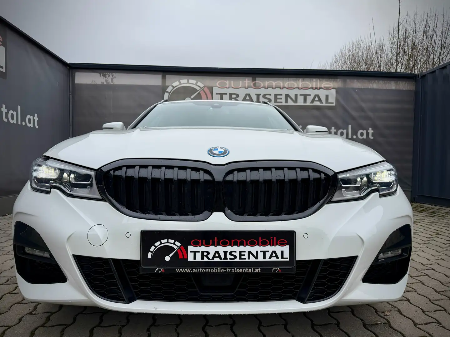 BMW 330 e xDrive M Sport/LED/HeadUp/Kamera Weiß - 2