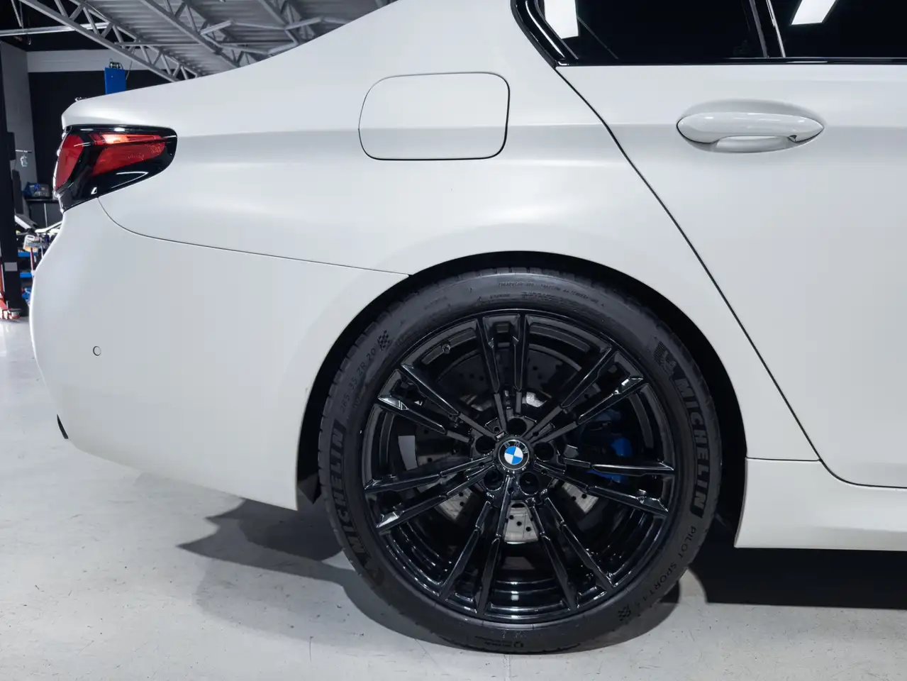 BMW M5 photo BMW M5