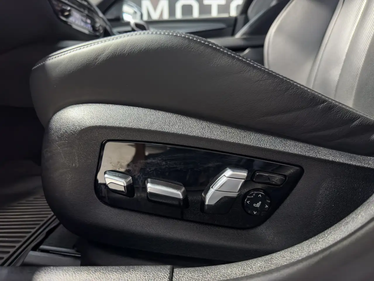 BMW M5 photo BMW M5