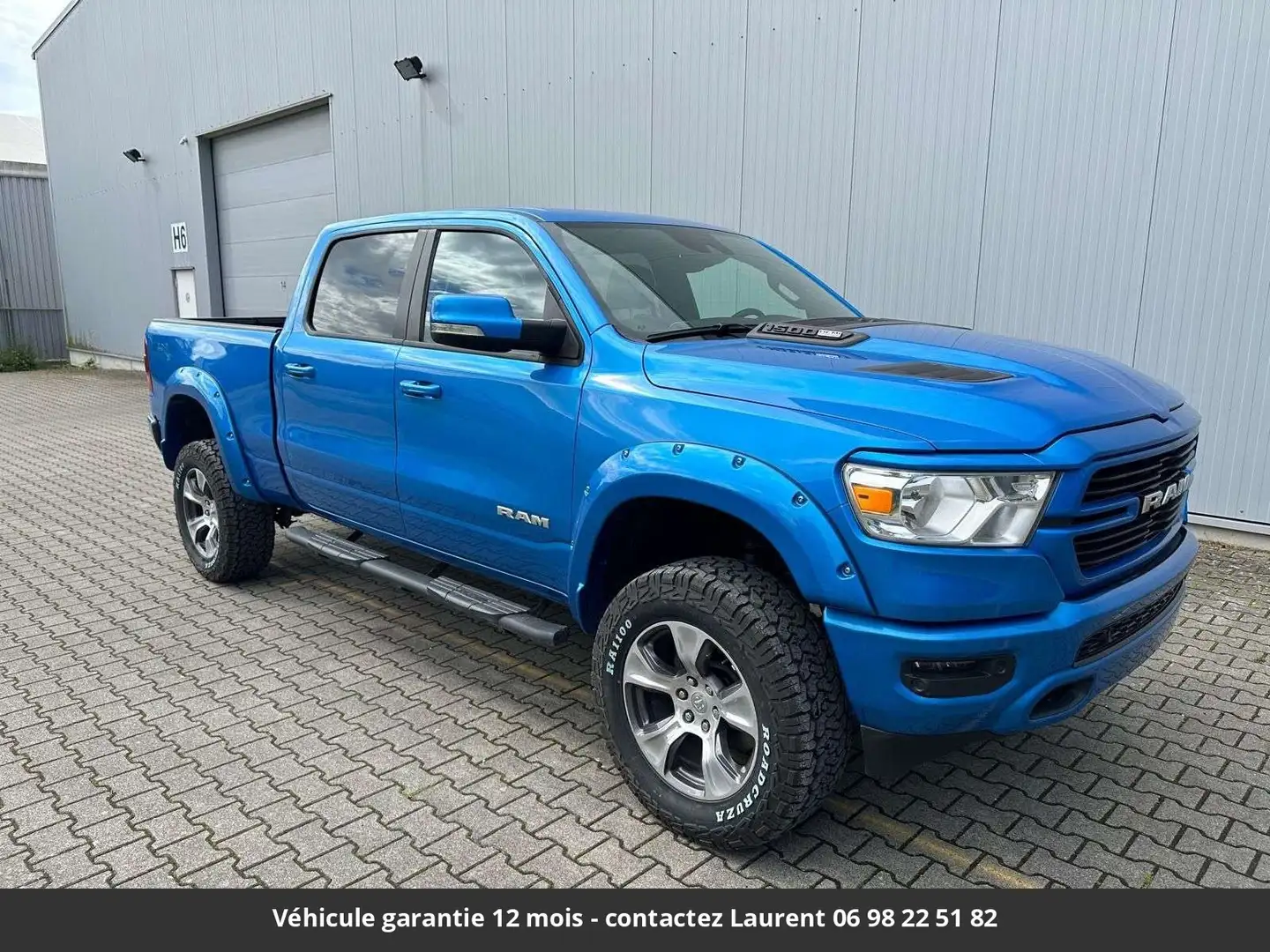 Dodge RAM Sport Night Talgate 5.7L 4x4 Tout compris hors hom Bleu - 2