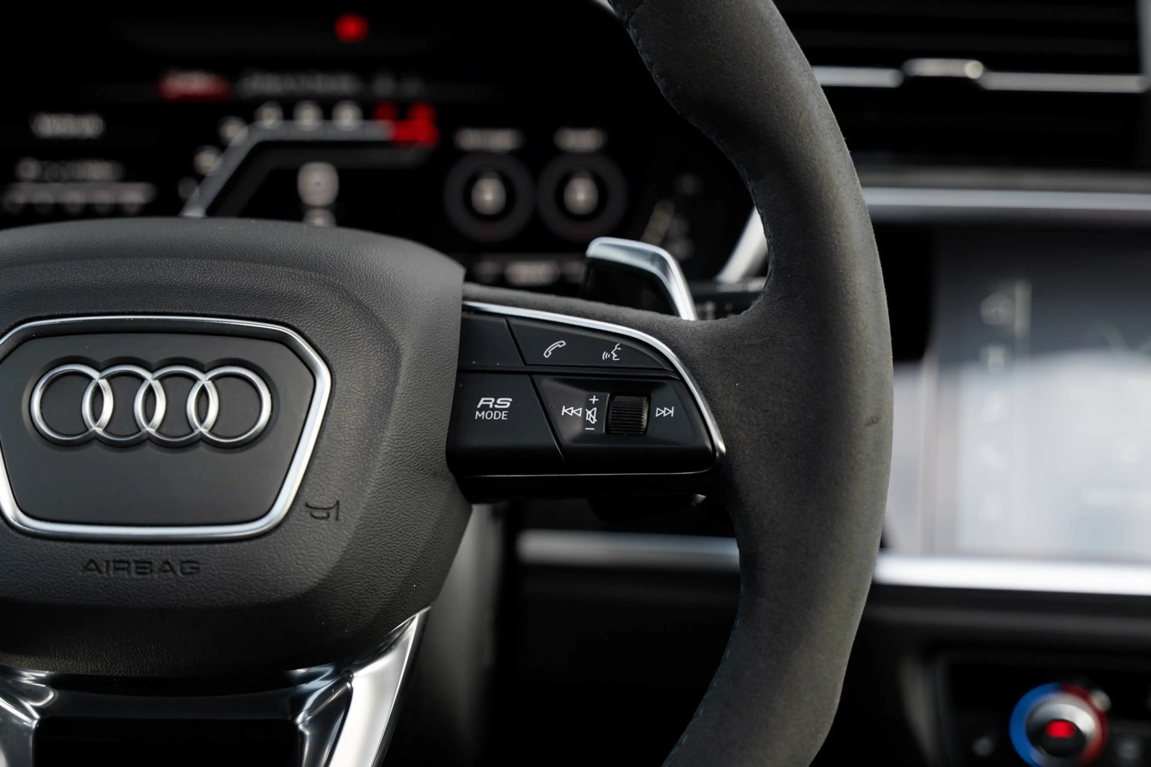 Audi RS Q3 RS Q3 2.5 TFSI QUATTRO/PANO/KERAMISCH/B&O — photo 18