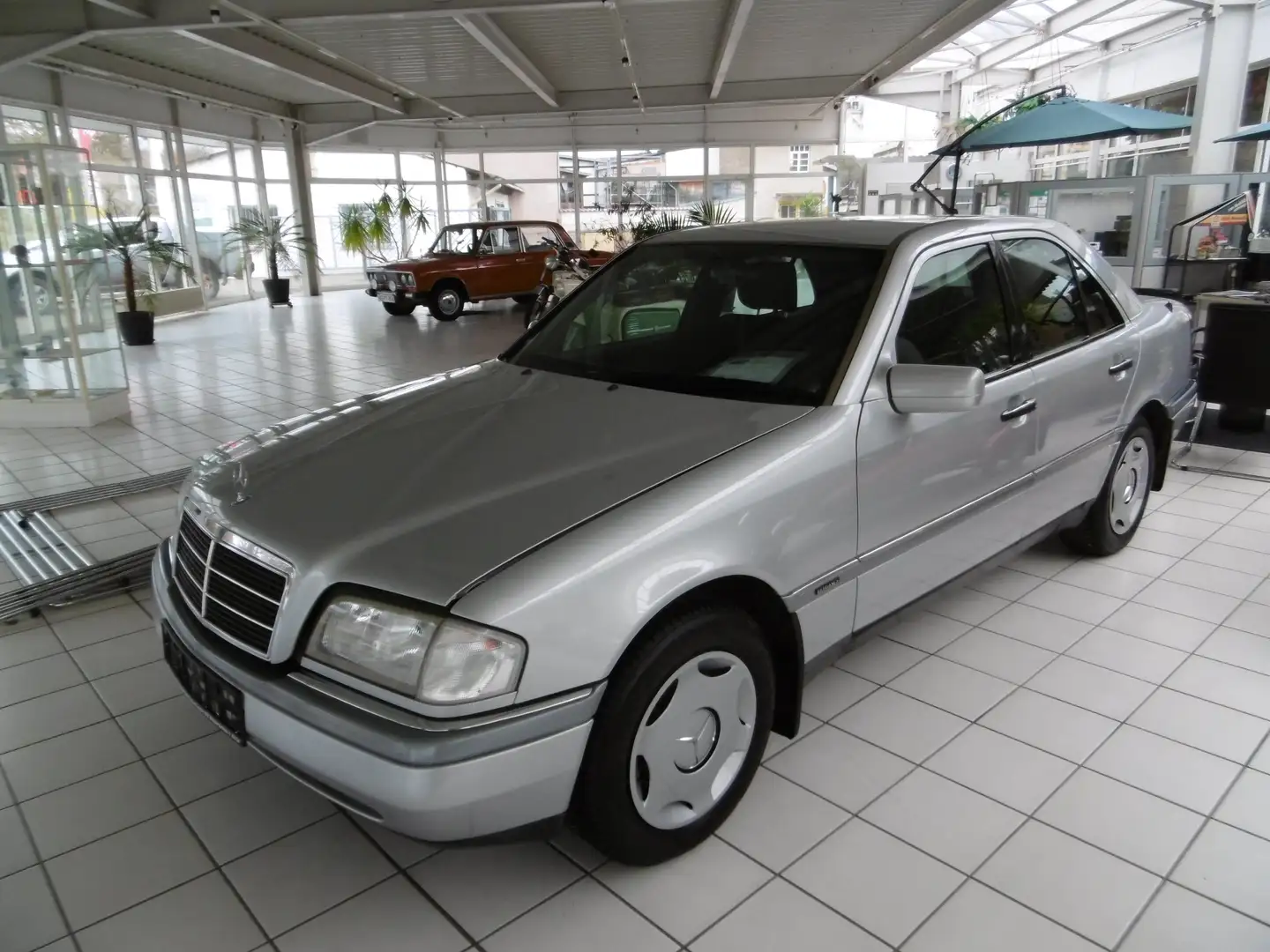 Mercedes-Benz C 180 C-Klasse Elegance Argent - 1