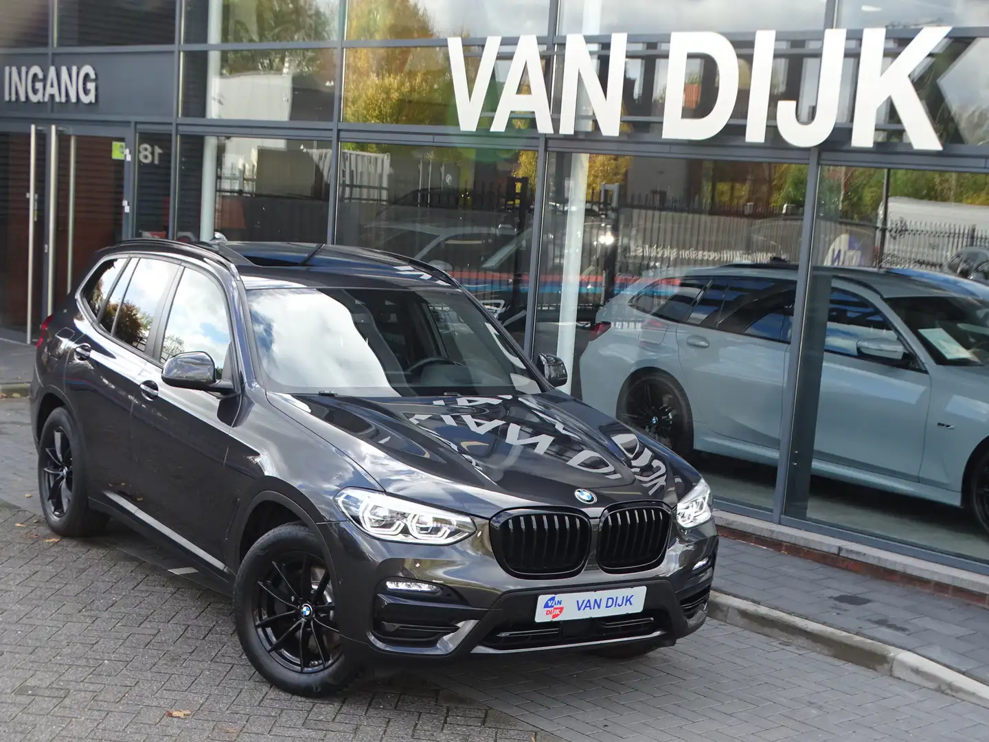 BMW X3 xDrive30e High.Exe Elek.Trekhaak Pano.Dak Harman/K Grijs - 2