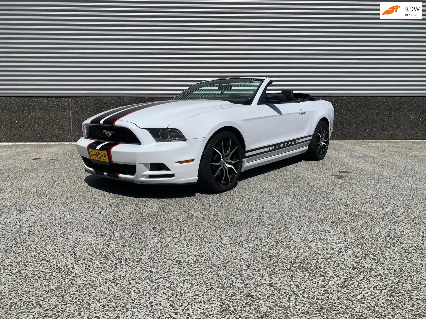 Ford Mustang 3.7 V6 Cabriolet Automaat Big screen Wit - 1