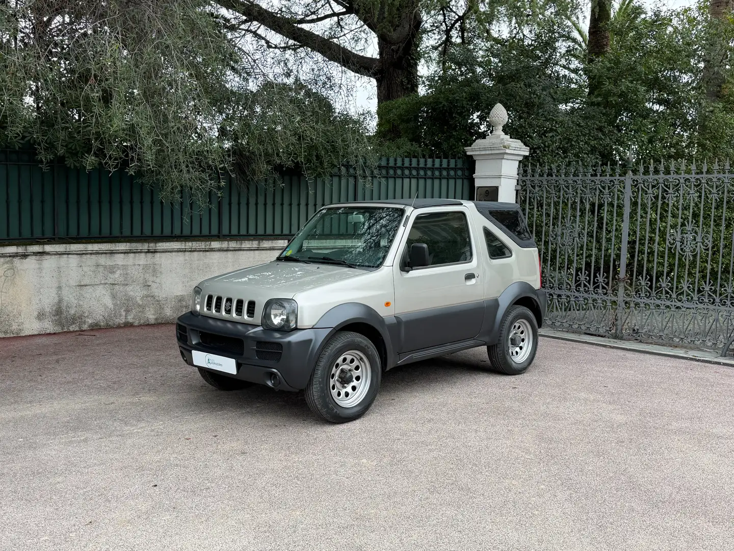 Suzuki Jimny Jimny Cabrio 1.3i VVT Verney-Carron Grau - 2