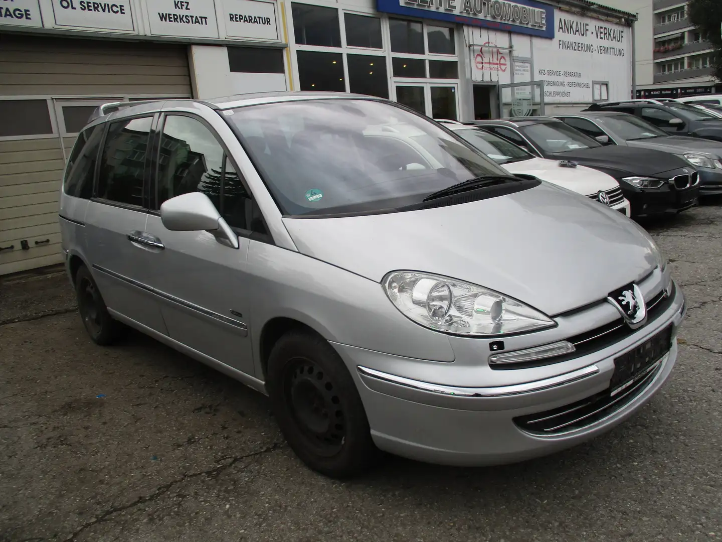 Peugeot 807 Family Grau - 1