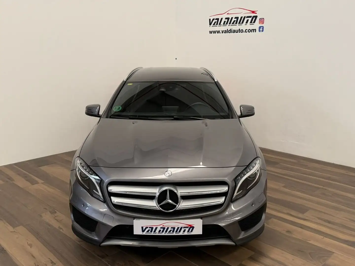 Mercedes-Benz GLA 220 220d AMG Line 7G-DCT Gris - 2