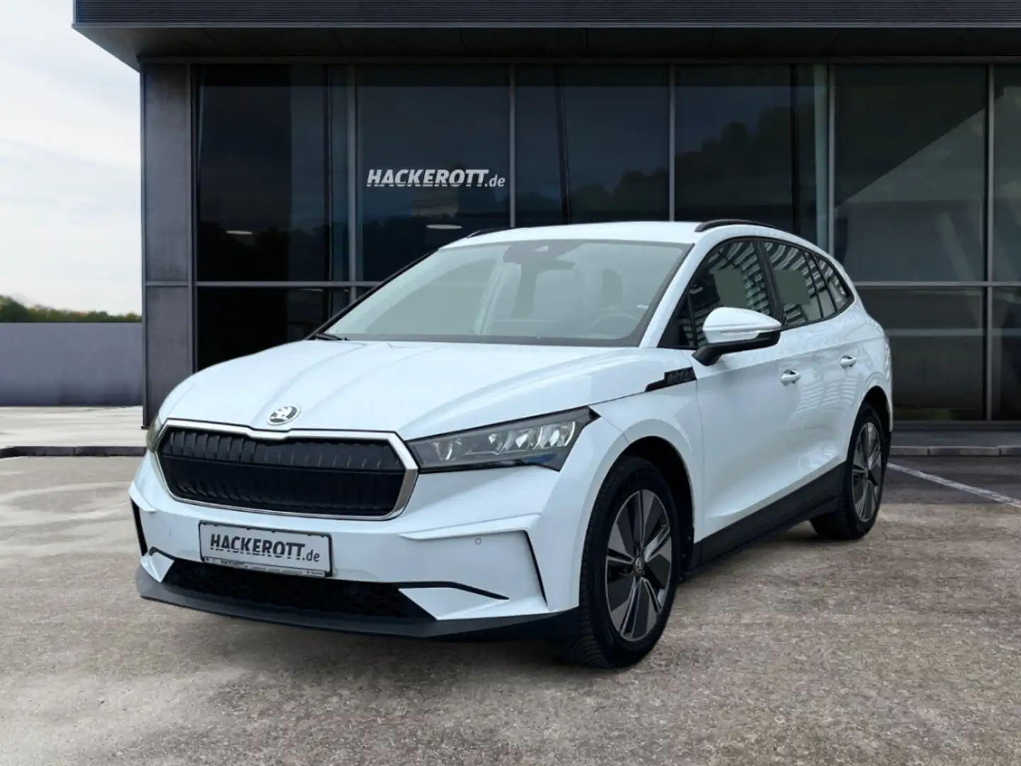 Skoda Enyaq Suite 60 62 kWh PDC Navi Klimaa. LED Biały - 1