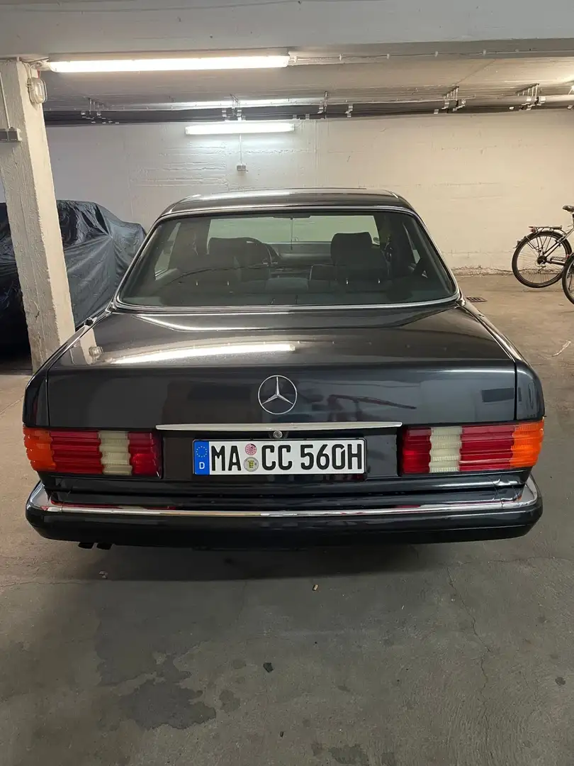 Mercedes-Benz 260 - 2