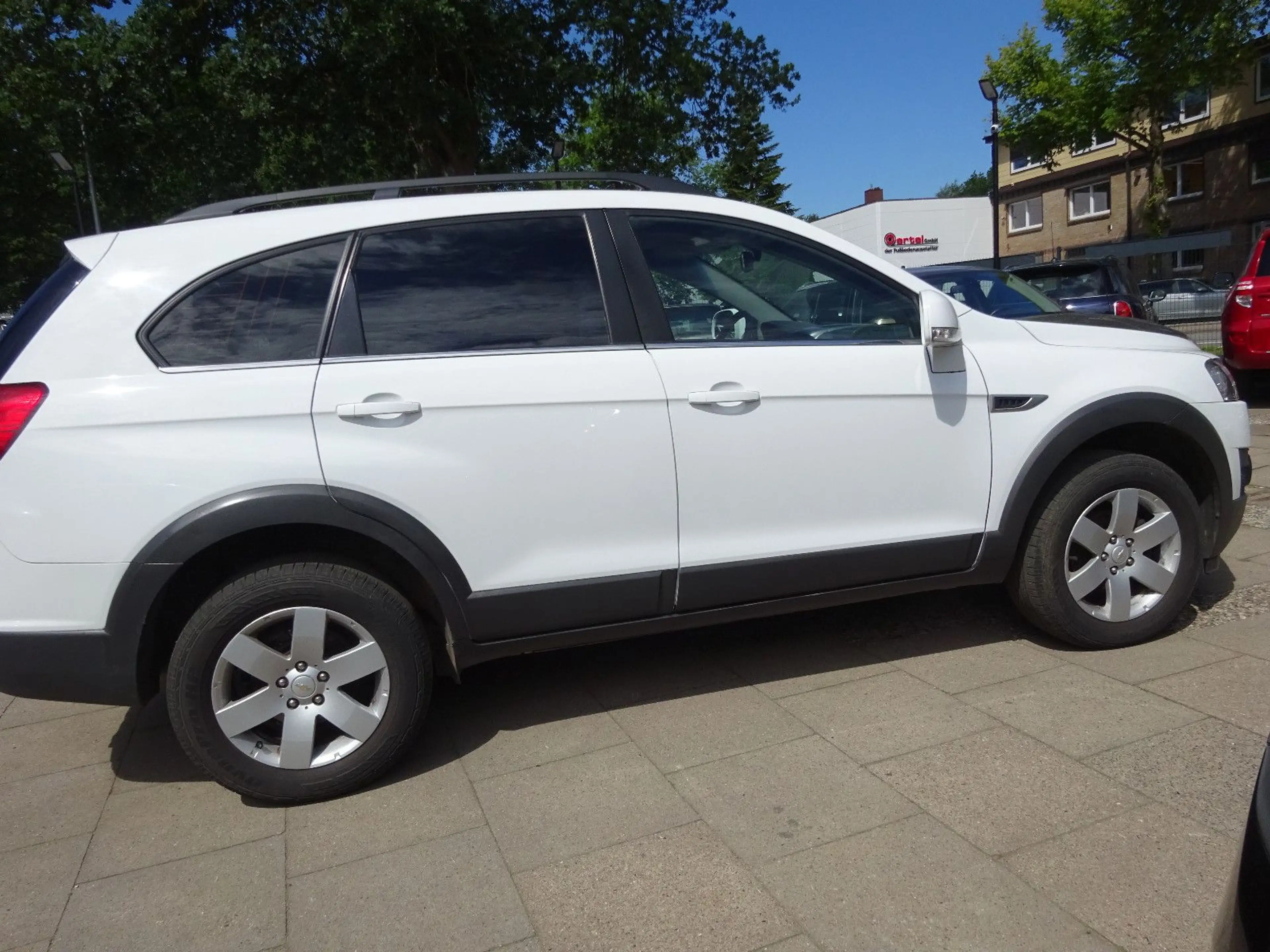 Chevrolet Captiva 2.2 D LT 2WD/Navi/1-Hand/RWK/7-Sitze — photo 4