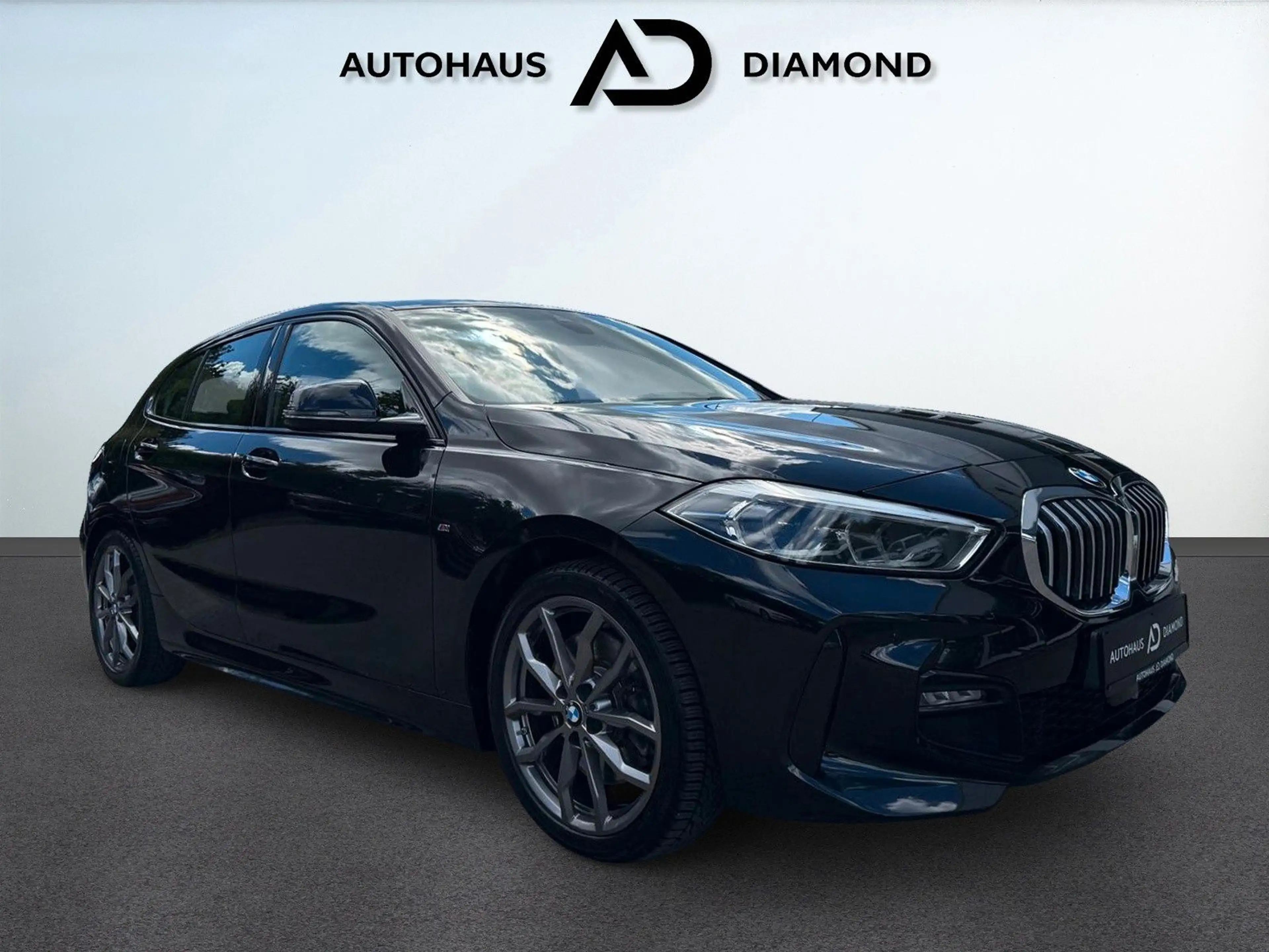 BMW 120 i Limousine M SPORT PAKET * PANO * HEAD-UP * — photo 3