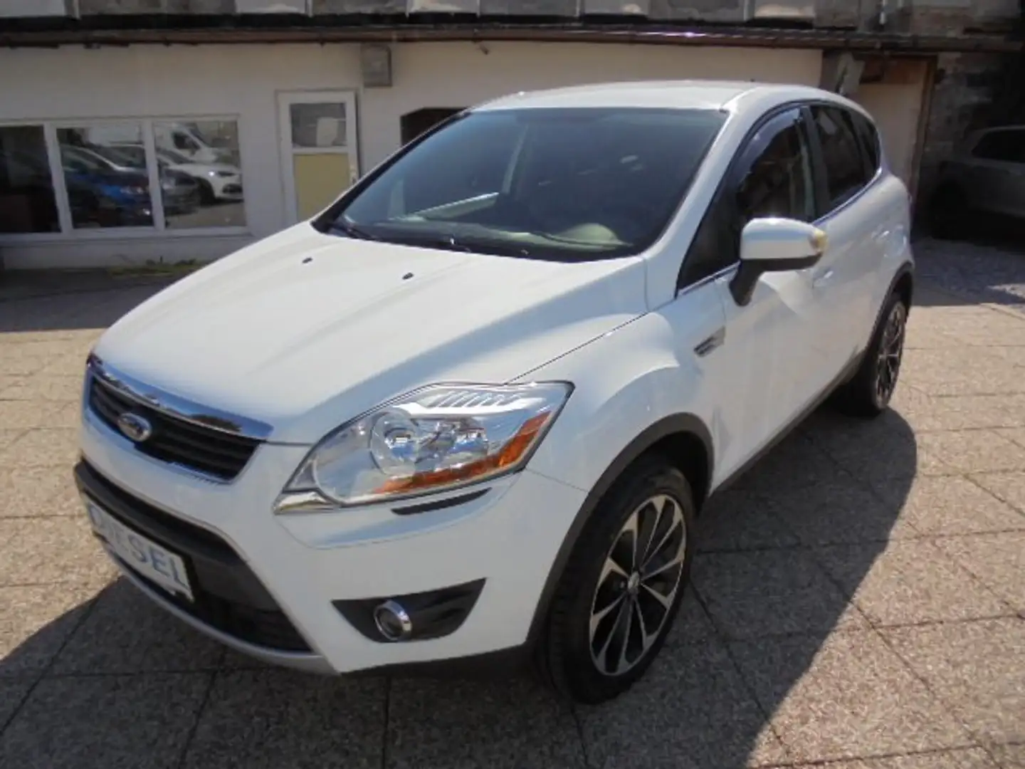Ford Kuga 2,0 Trend 4x4 TDCI DPF Weiß - 1