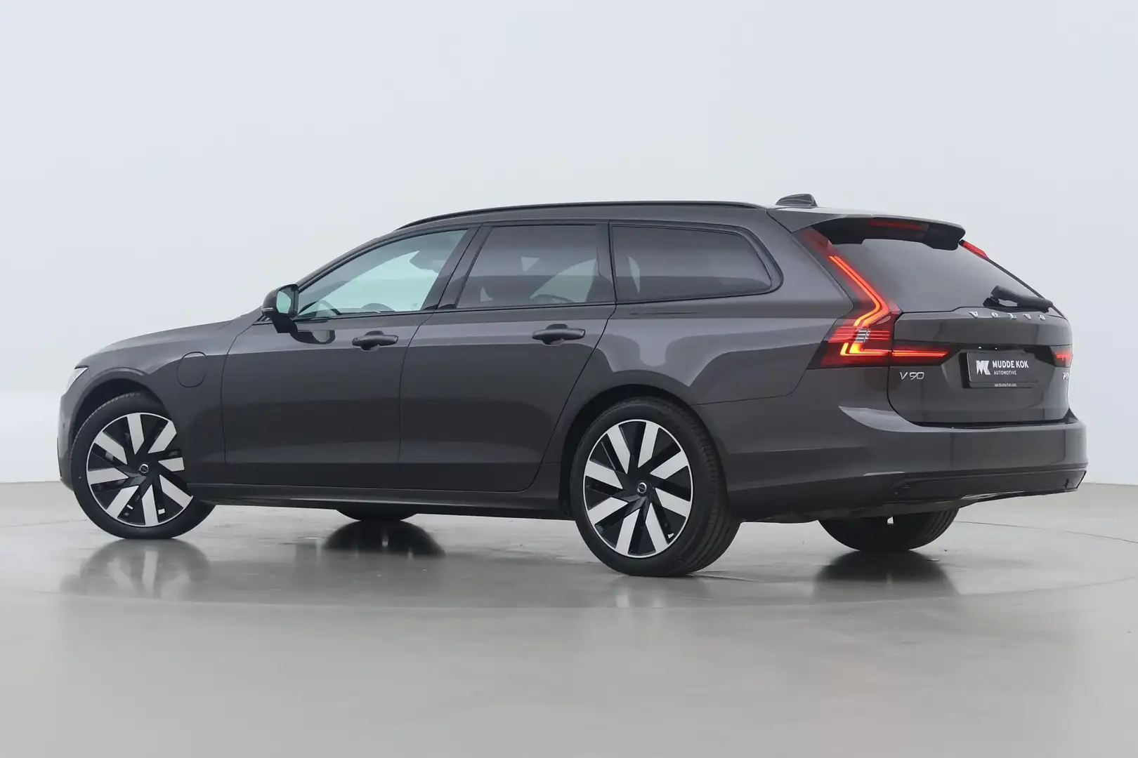 Volvo V90 T6 Plug-in hybrid Plus Dark | Long Range | Head-Up Šedá - 2