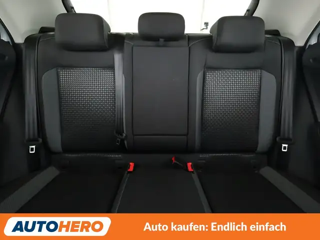 Volkswagen T-Roc view 15