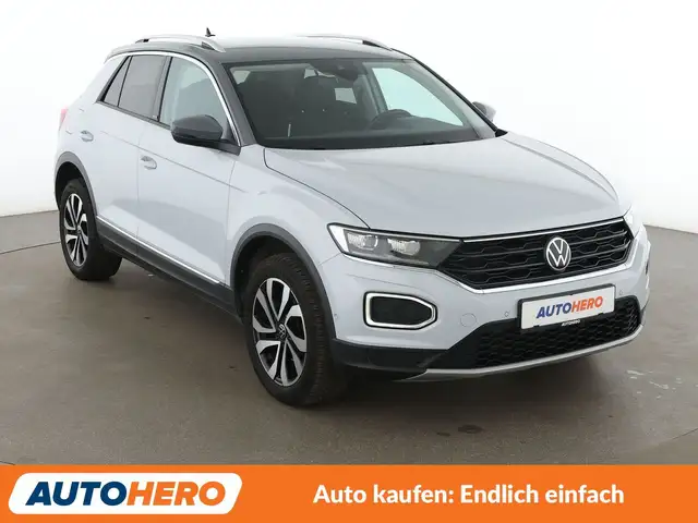 Volkswagen T-Roc view 8