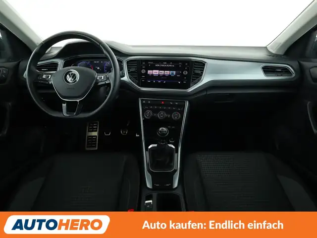 Volkswagen T-Roc view 12