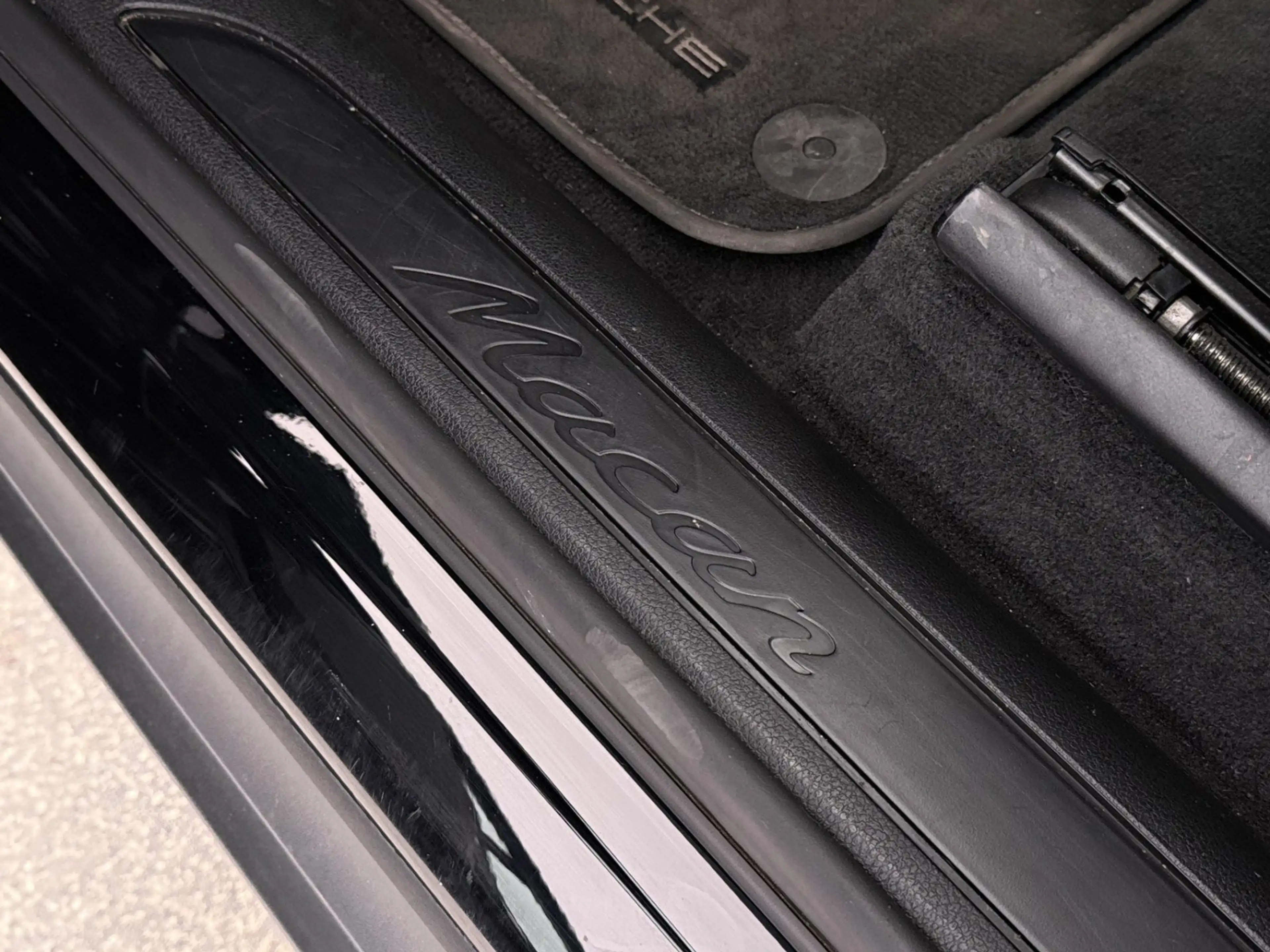 Porsche Macan 2.0 PDK AWD Aut XENON LEDER SITZHZG R-CAM — photo 27