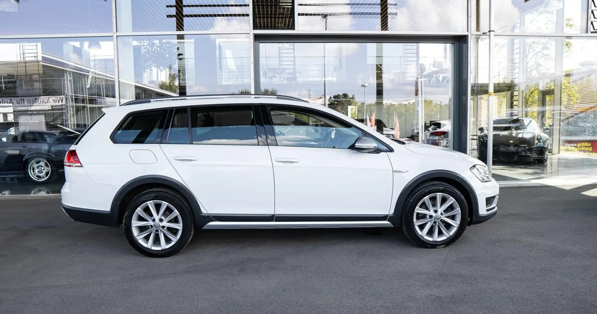 Volkswagen Golf Variant Golf VII Alltrack 4M NAVI PDC PANO Weiß - 2