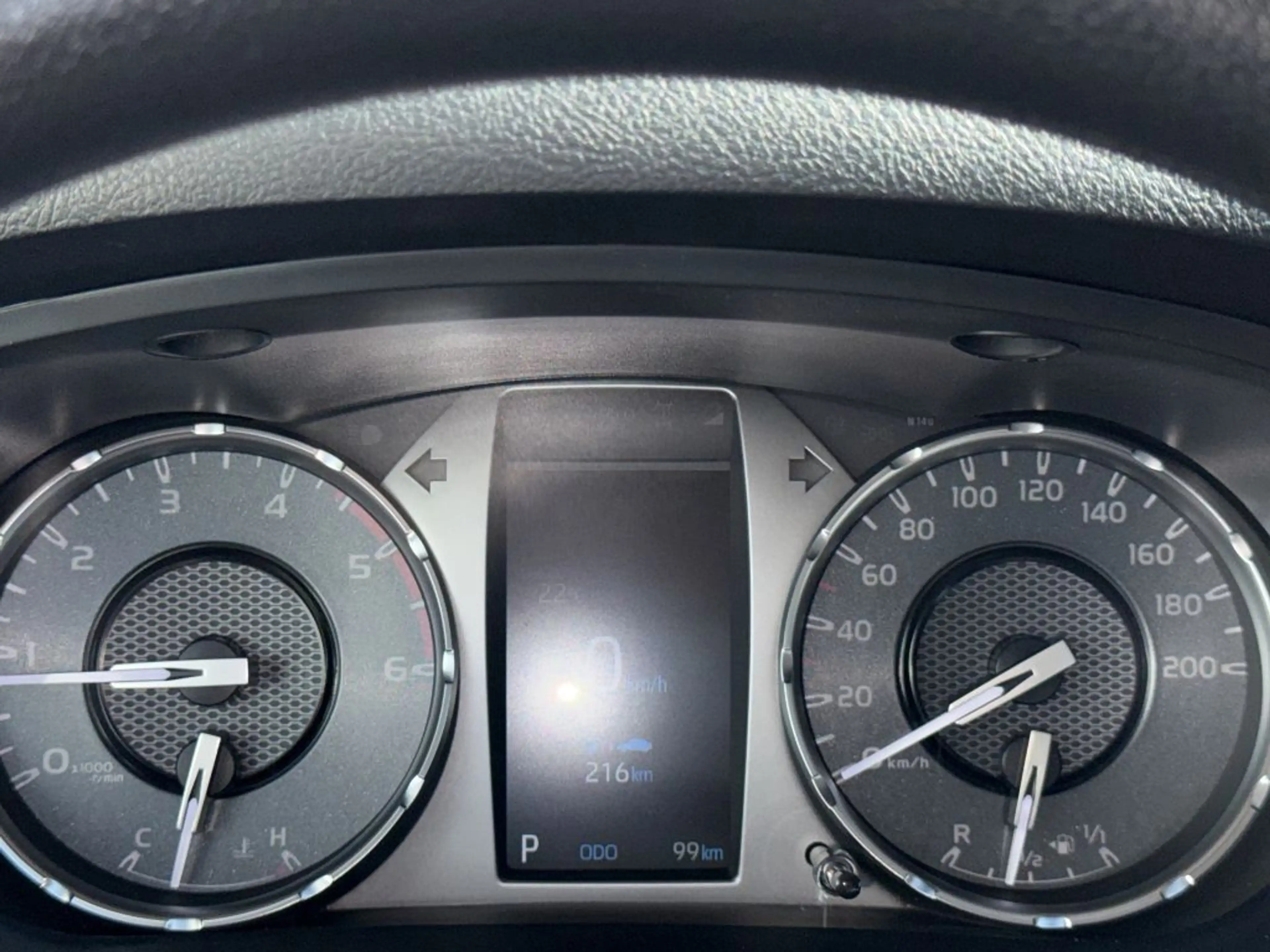 Toyota Hilux 2.4 Double Cab Duty Automatik,CarPlay,ACC,Kamera — photo 14