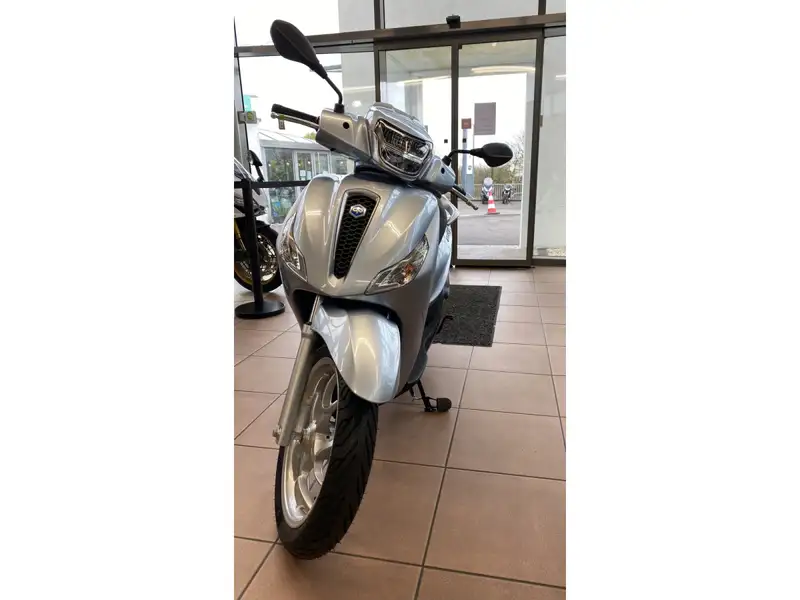 Piaggio Medley 125 - foto 2