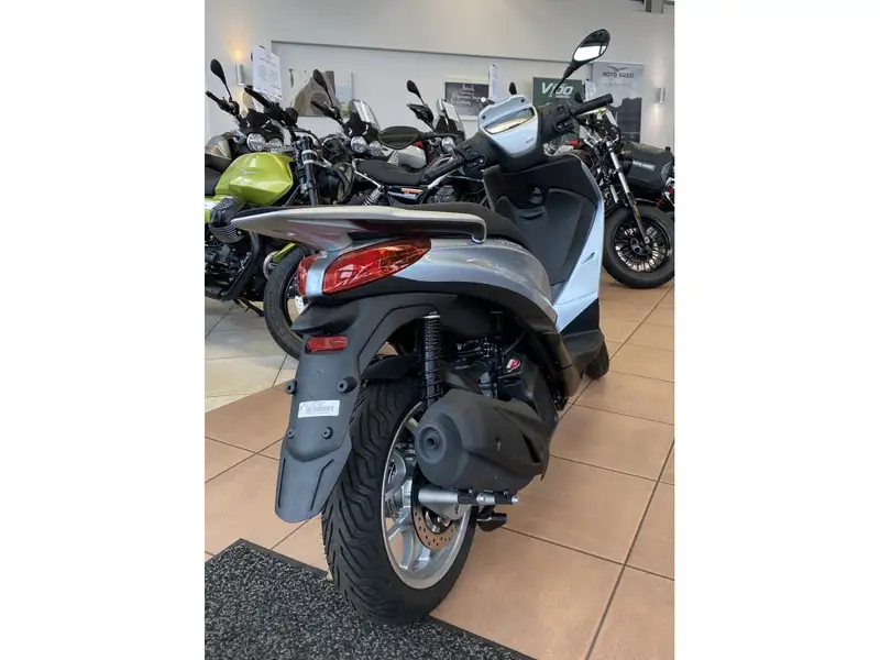 Piaggio Medley 125 - foto 4