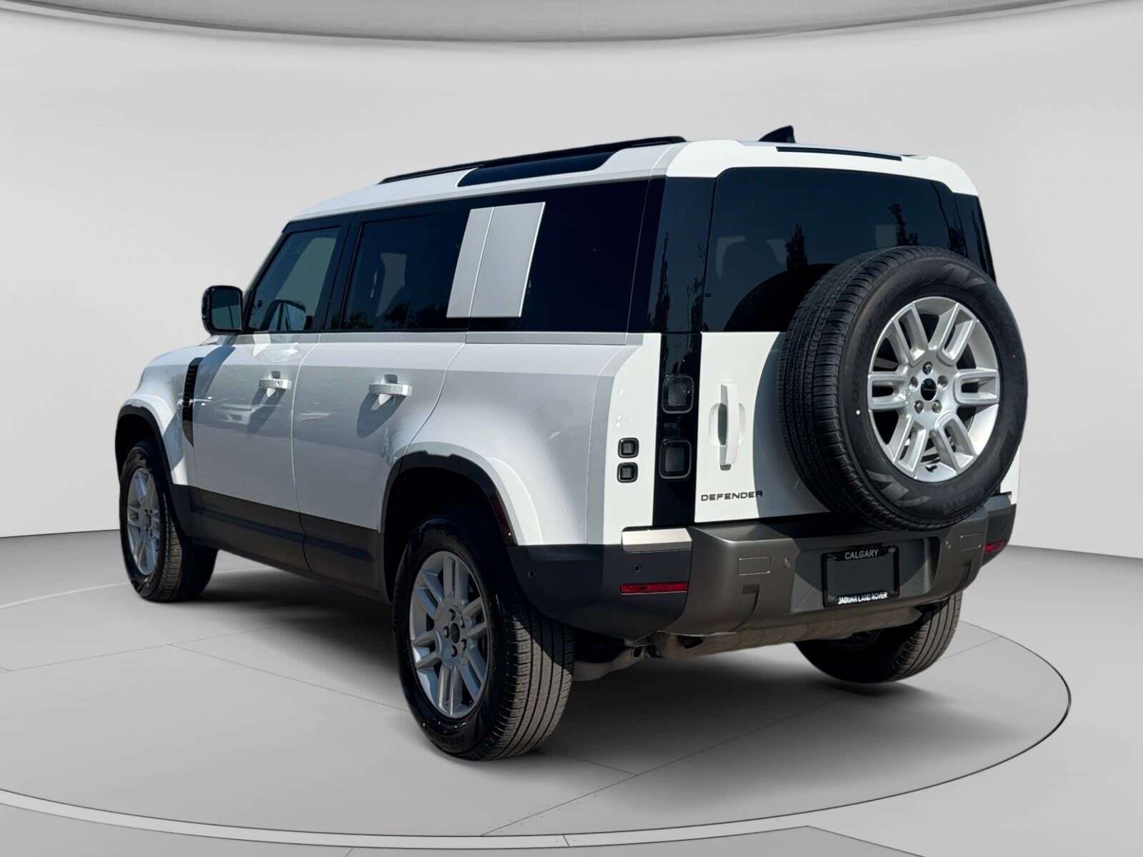 2026 Land Rover Defender P300 S- ORIGINAL PRICE $92,503 - CERTIFIED - RATES — снимка 1