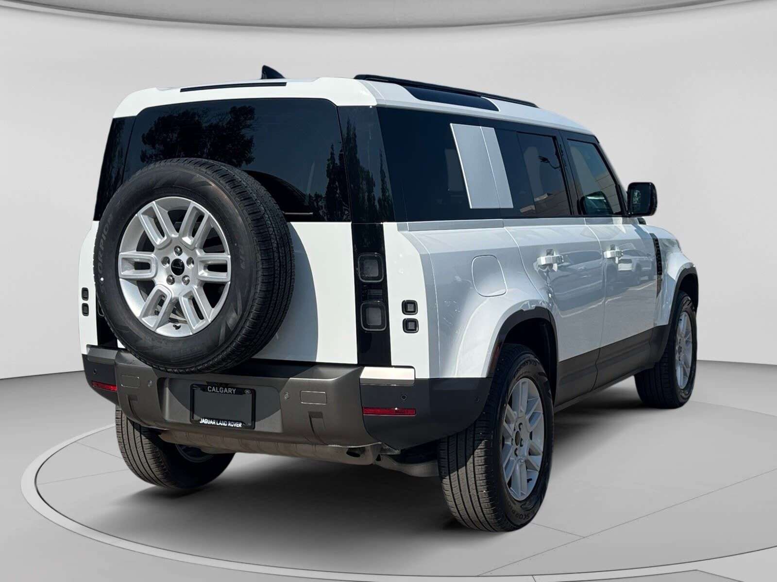 2026 Land Rover Defender P300 S- ORIGINAL PRICE $92,503 - CERTIFIED - RATES — снимка 1