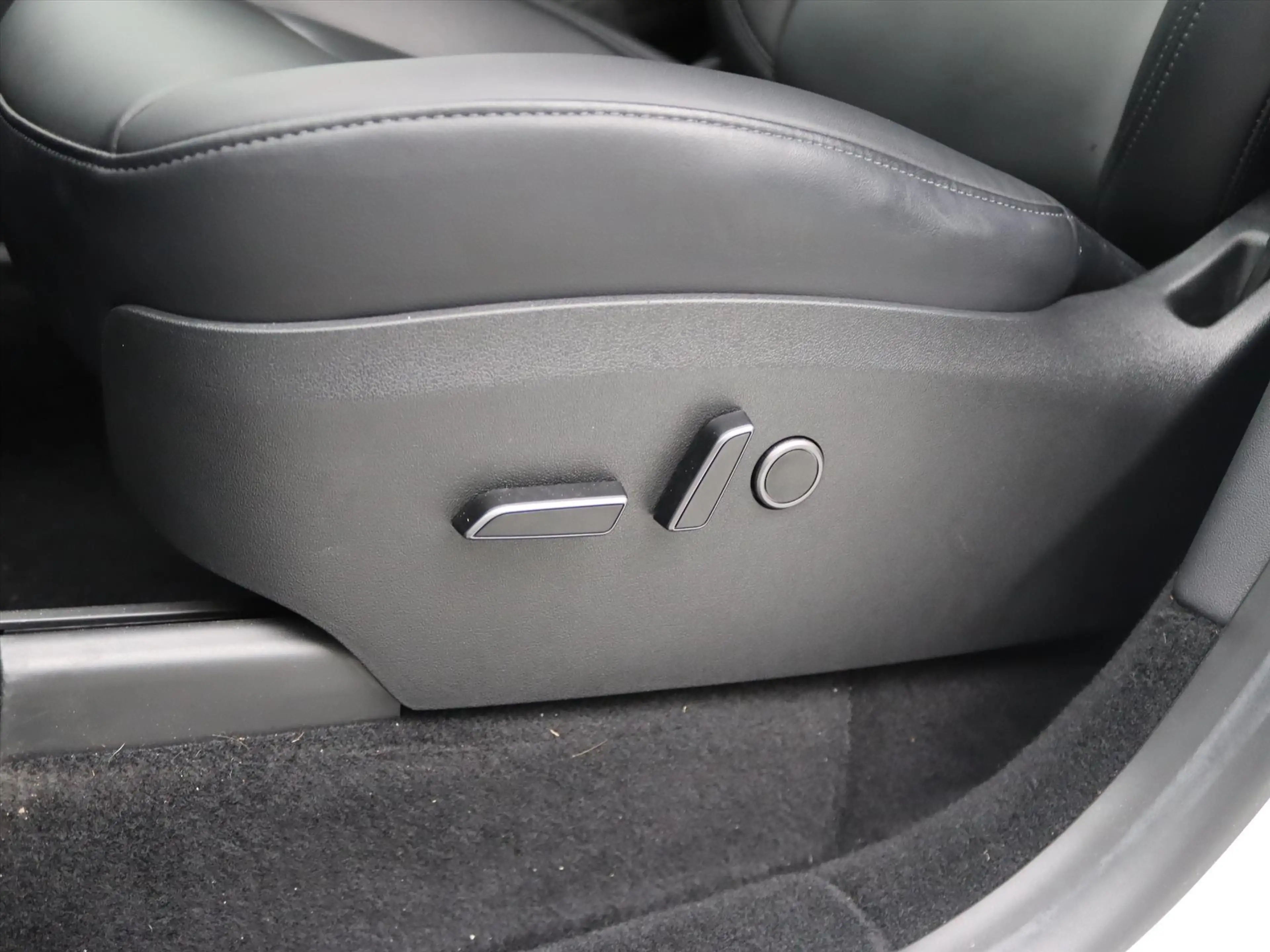 Tesla Model Y Standard RWD Plus [ AMD RYZEN+AUTOPILOT+19 INCH+PR — photo 18
